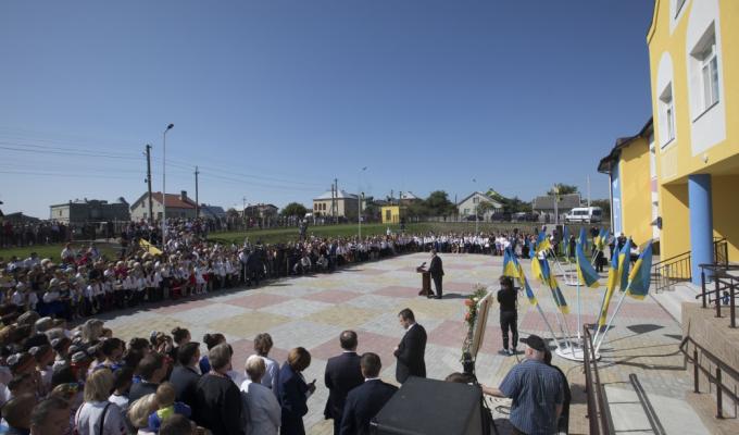 Глава держави: Перші результати детінізації – будівництво доріг по всій Україні
