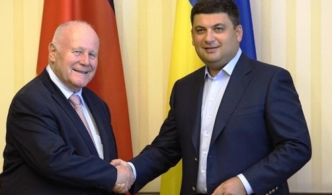 Уряд продовжить масштабну реформу з децентралізації, спираючись на підтримку міжнародних партнерів, - Володимир Гройсман