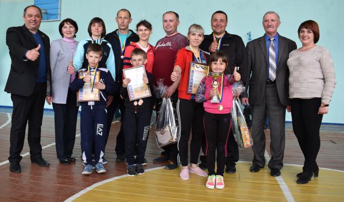 Родинно – спортивне свято -  «Тато, мама і я – спортивна сім'я»