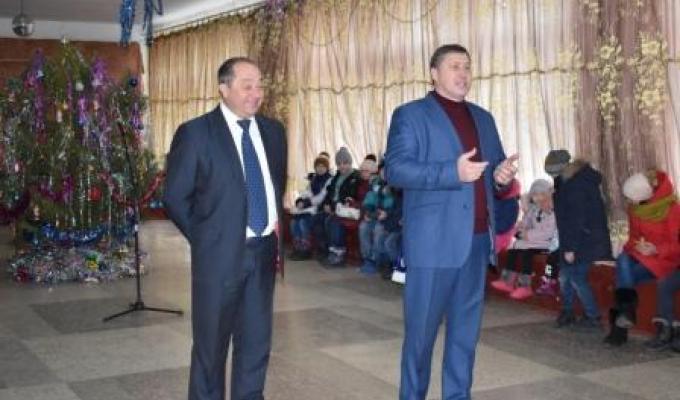 Новорічне свято для дітей-сиріт та дітей, позбавлених батьківського піклування «Святий Миколай до нас завітав»