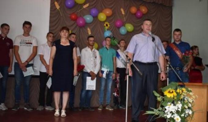 Вручення дипломів у Марківському професійному аграрному ліцеї