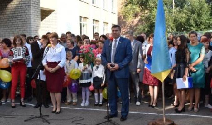 НА МАРКІВЩИНІ ВІДЗНАЧИЛИ СВЯТО ПЕРШОГО ДЗВОНИКА