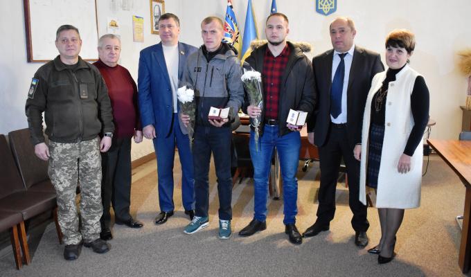 На Марківщині вручили державні нагороди військовослужбовцям, які брали участь в антитерористичній операції.