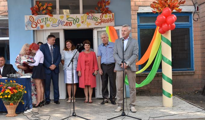 Участь в.о. голови Марківської райдержадміністрації Олени Цовми в урочистій лінійці з нагоди Дня знань у Марківському професійному аграрному ліцеї