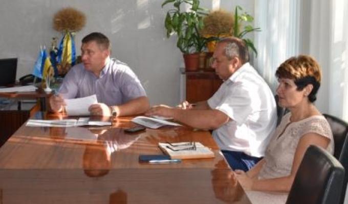 Нарада у голови Марківської райдержадміністраціі стосовно цінової політики на зерно 