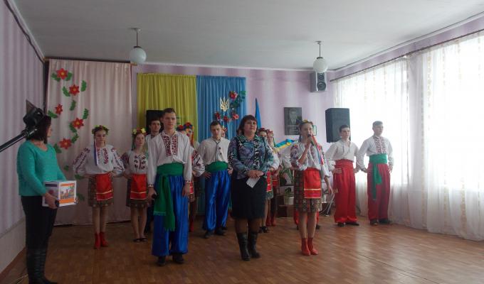 В Бондарівській гімназії відбувся благодійний ярмарок