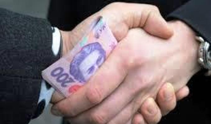 На Марківщині судитимуть чоловіка за надання хабара поліцейському
