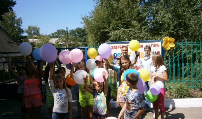 «Лісова Галявина» чекає всіх бажаючих дітлахів.