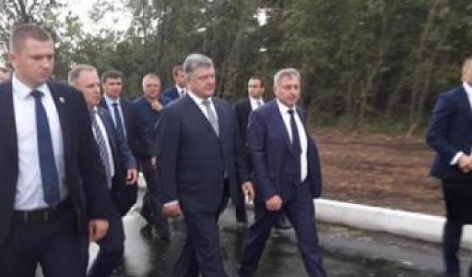 Петро Порошенко з робочою поїздкою на Луганщині