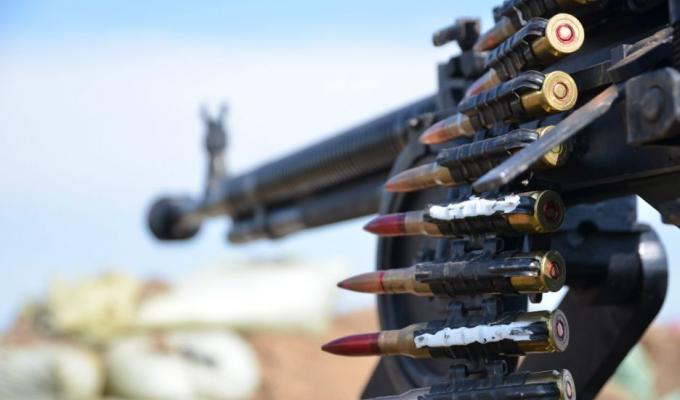 Російські бойовики знову обстрілюють  українські позиції на Донбасі. 