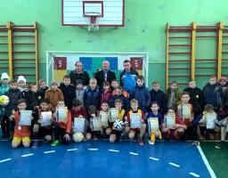 Урок футбола для юних спортсменів